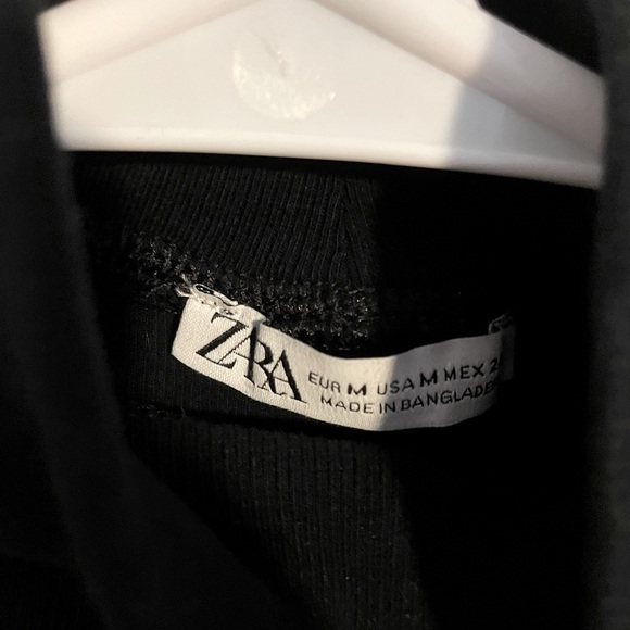 Zara seamed high neck black bodysuit. Size M. Like new condition - Picture 3 of 3